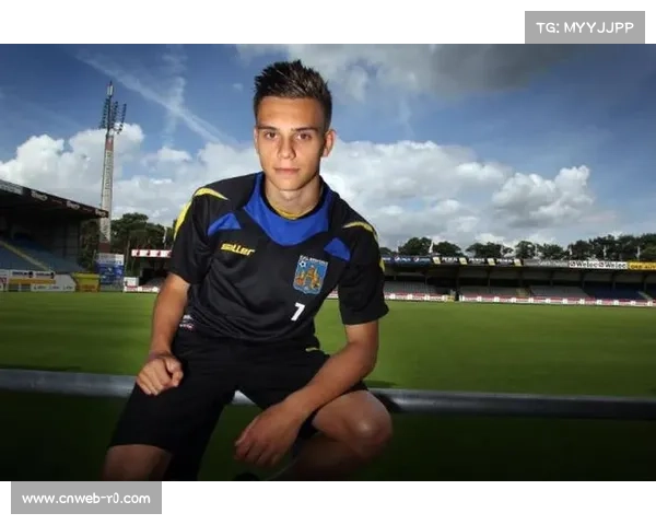 特罗萨德禁区远射破网，枪手主场气氛达到顶点