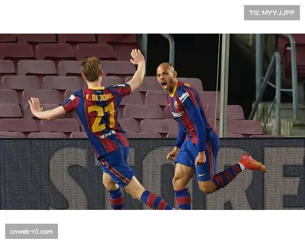 现场特写：塞维利亚球员在角球区反复测量步点，引发对手不满。